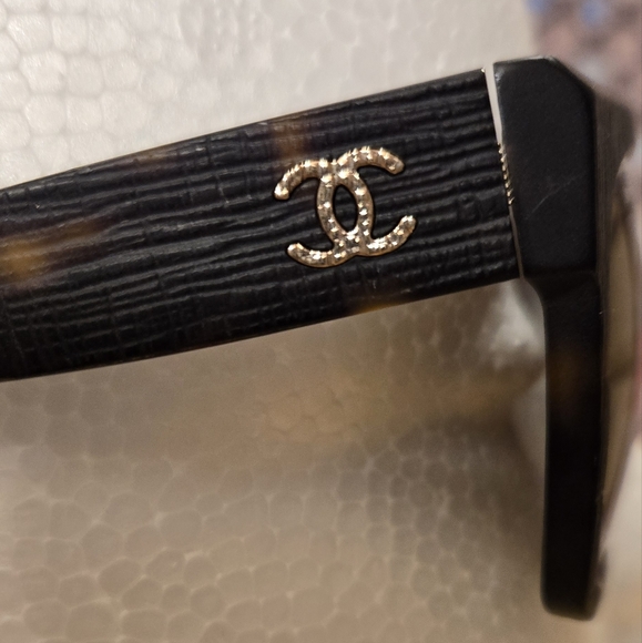 Chanel Havana Flatops - Picture 3 of 8